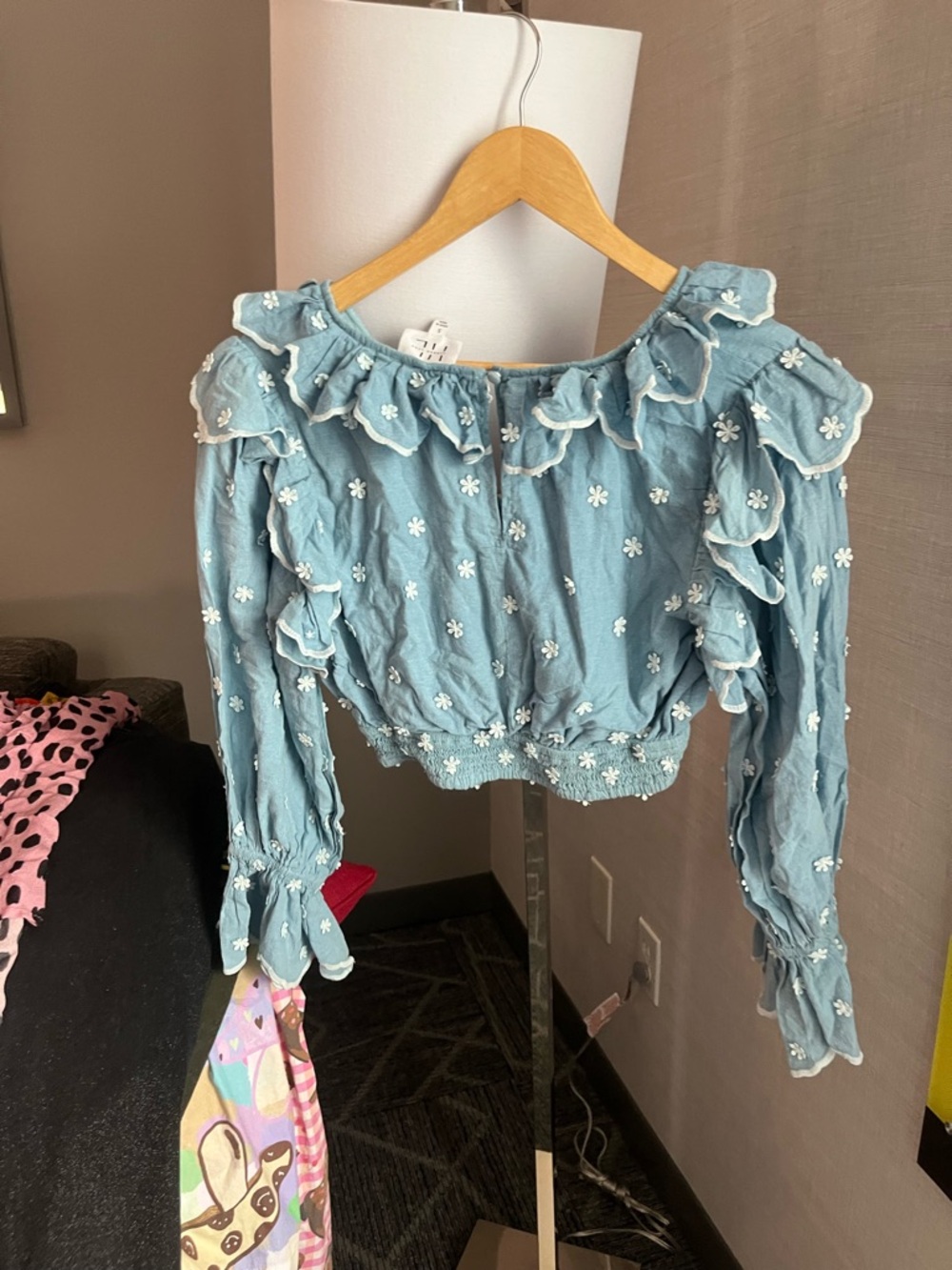 Anthropologie Hannah Lynn chambray embroidered smocked crop top longslv blouse - Picture 5 of 12